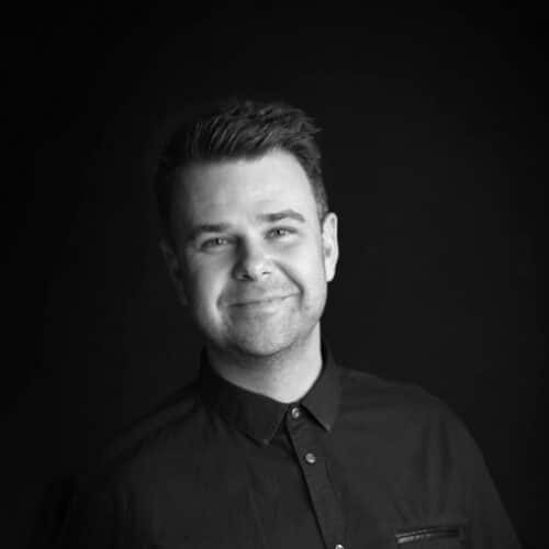 Anders Bækgaard fra Bandportalen, sort-hvidt portræt