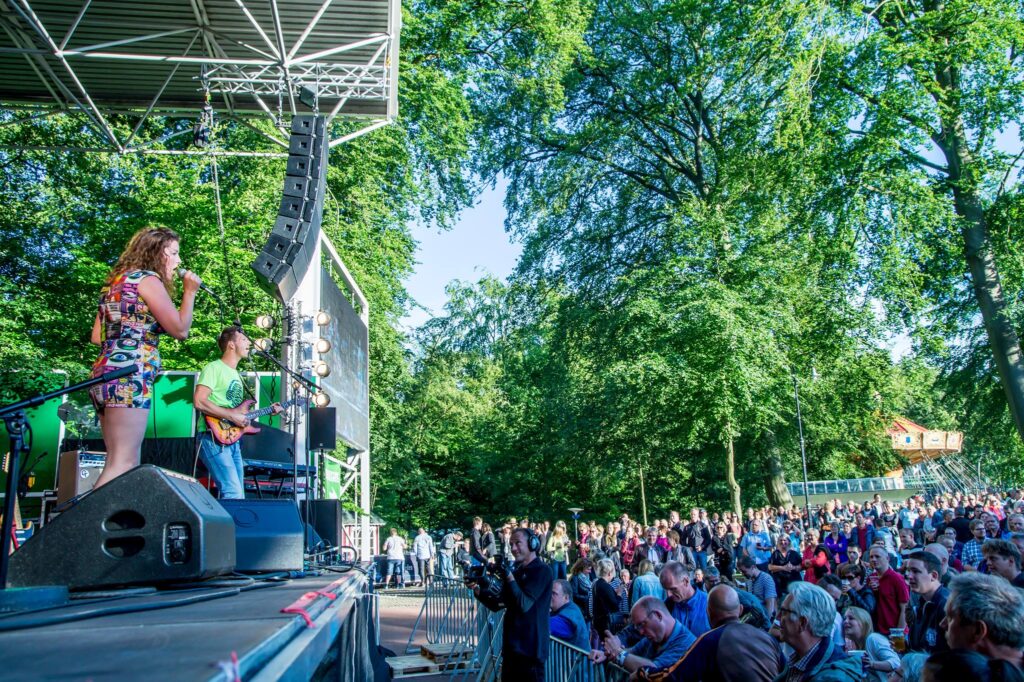 Hit’Shake spiller for stort udendørs publikum