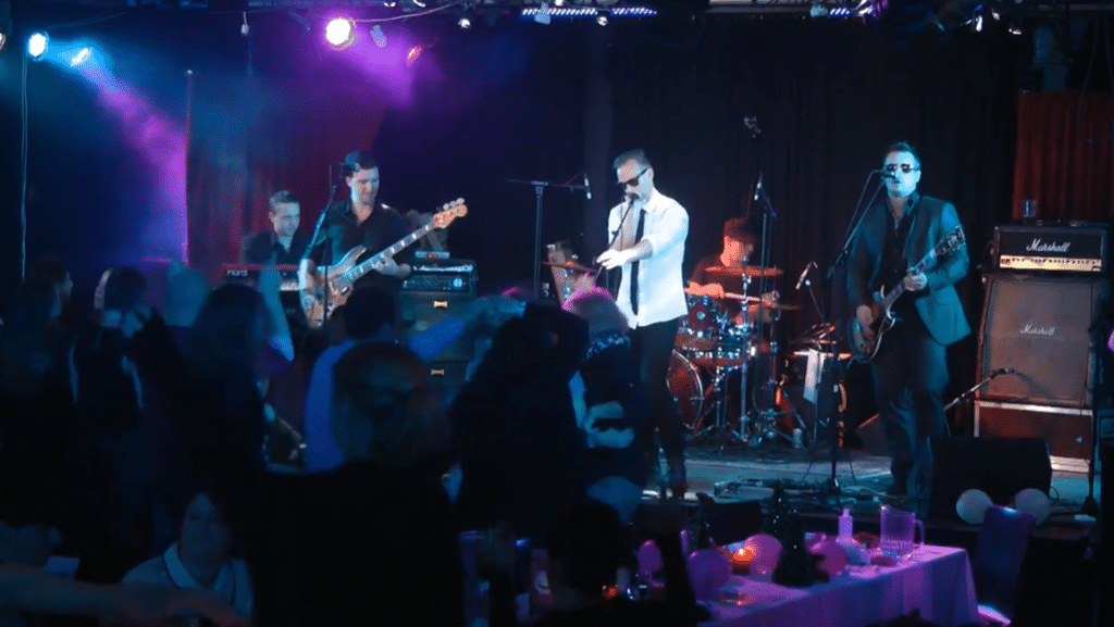Coverboyz på scenen