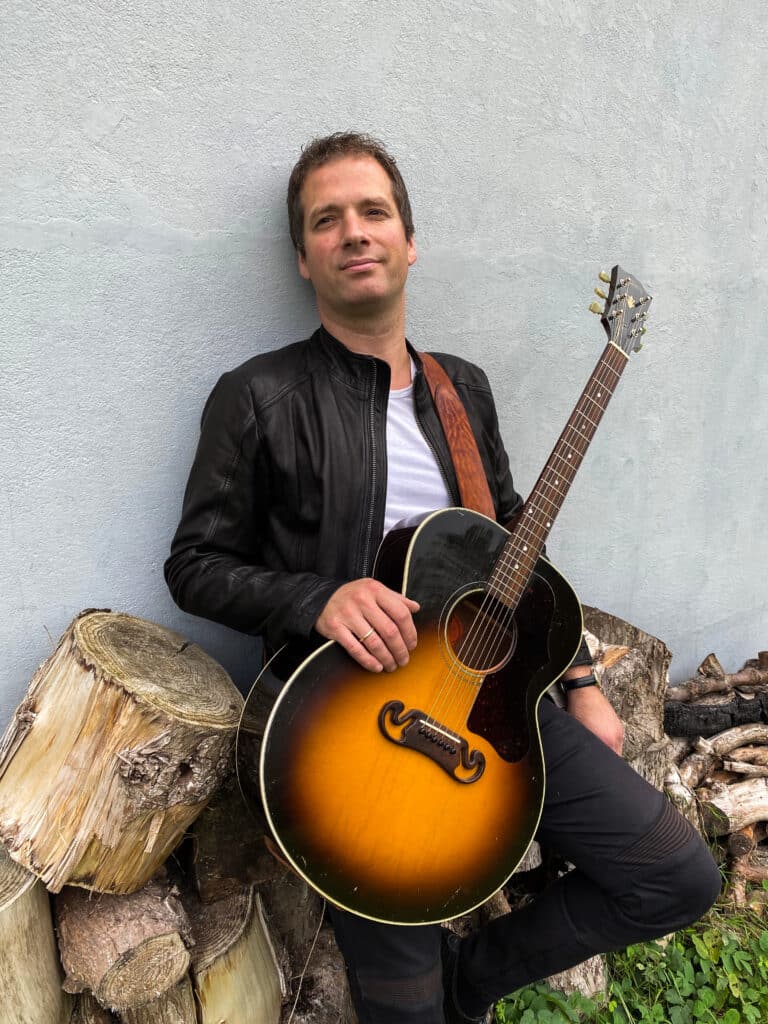 BackBeat, musiker med el-guitar