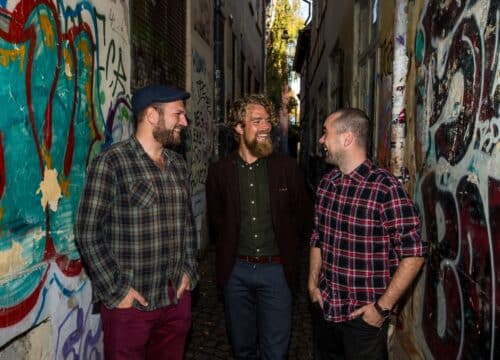 Kaptajn Cover, gruppe i farverig stil
